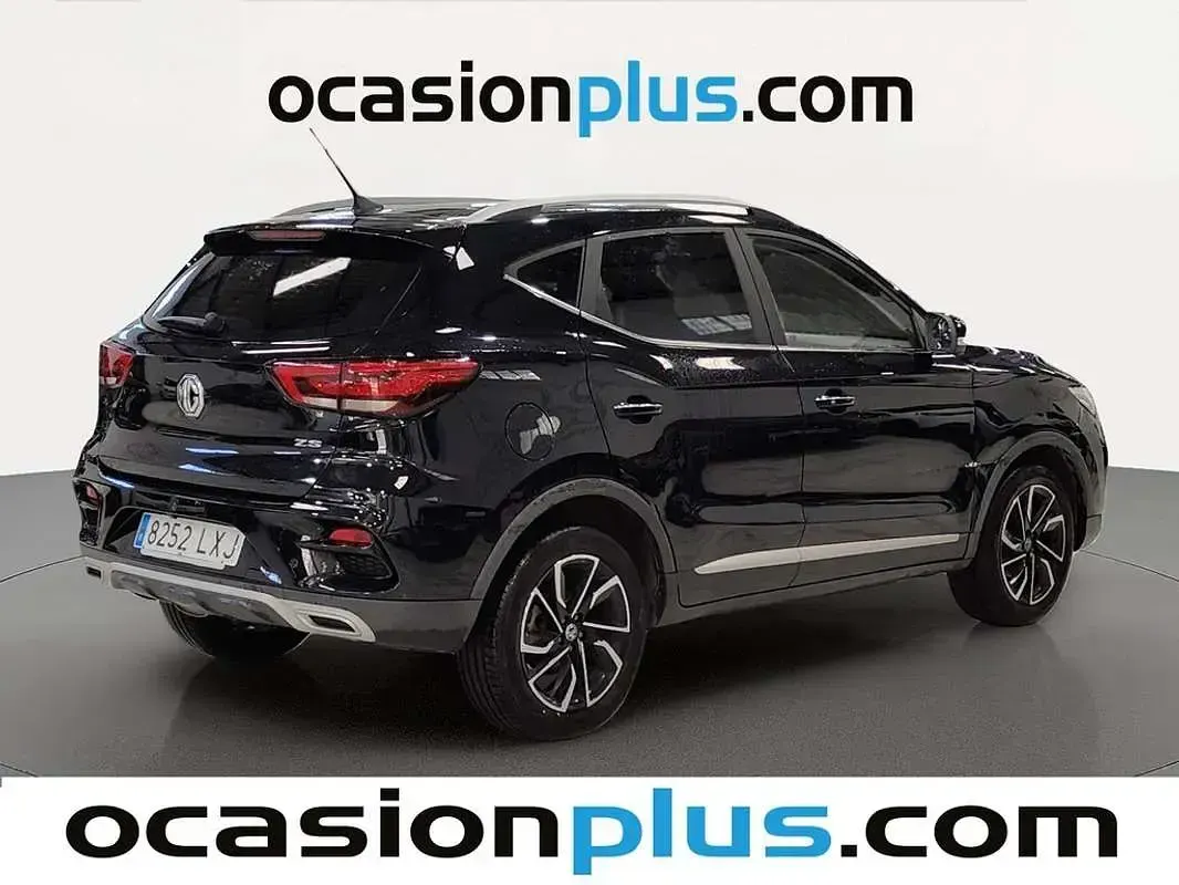 Usado MG ZS Luxury 111 CV (81 kW) 2022 Negro SUV