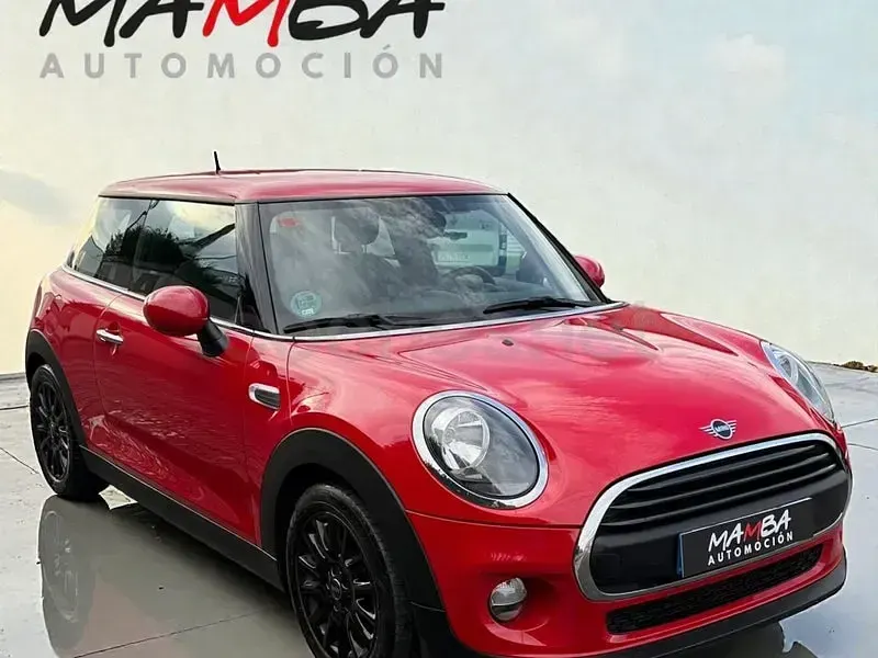 Usado Mini ONE 102 CV (75 kW) 2019 Rojo Utilitario
