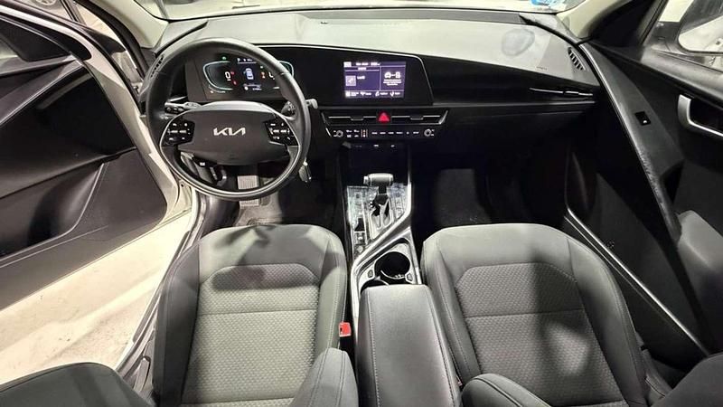 Usado Kia Niro 141 CV (103 kW) 2022 Blanco SUV