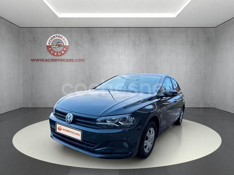 Usado VW Polo Advance 75 CV (55 kW) 2017 Gris / plata Berlina