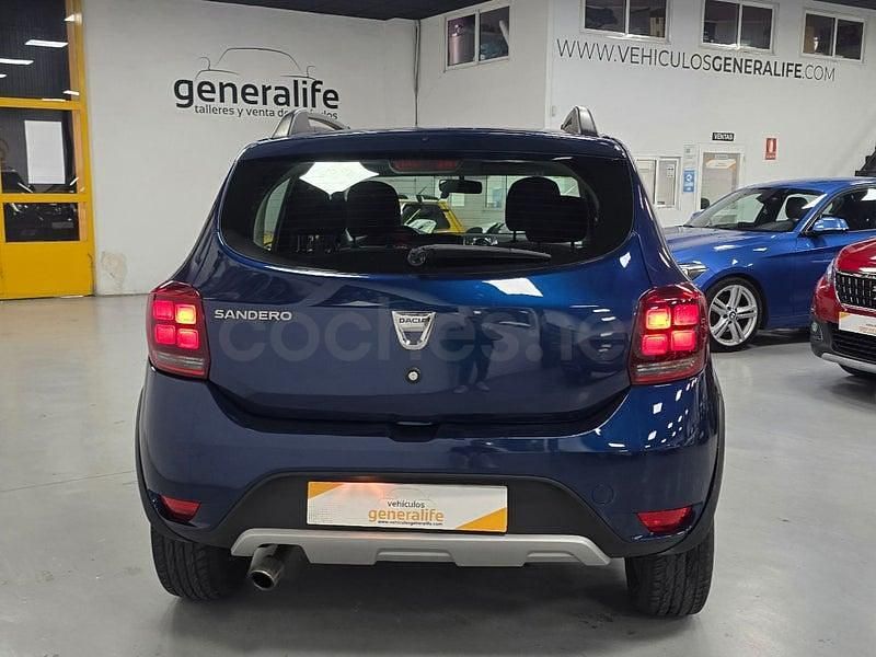 Usado Dacia Sandero Lauréate 90 CV (66 kW) 2017 Azul Berlina