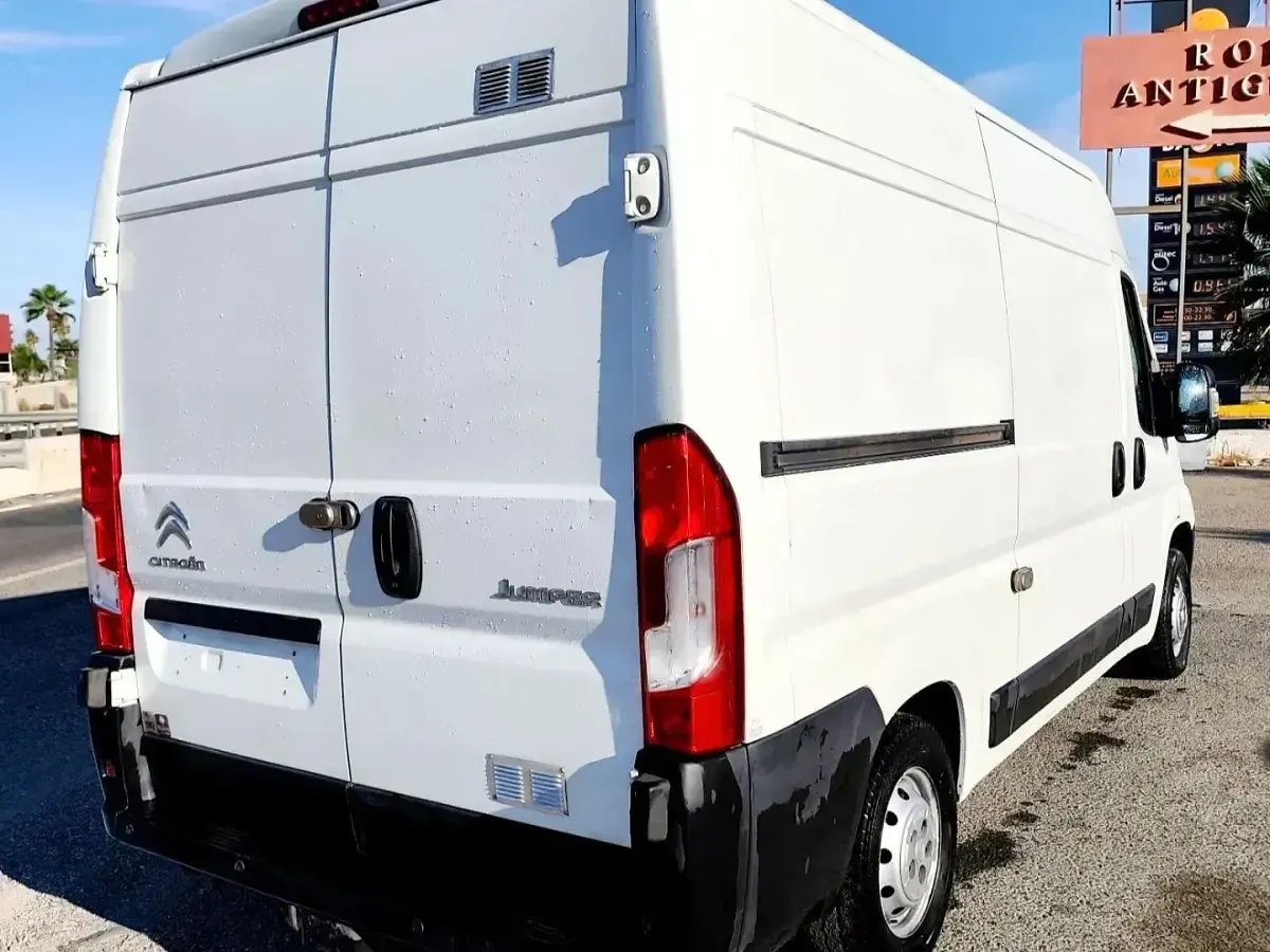 Usado Citroën Jumper 140 CV (102 kW) 2020 Blanco Monovolumen