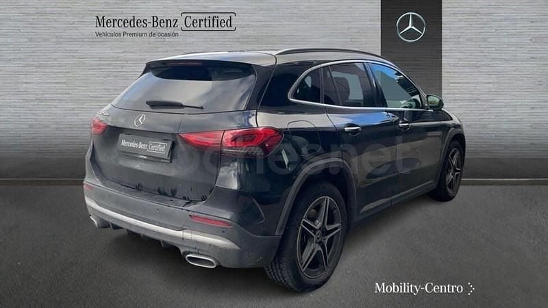 Usado Mercedes GLA250 AMG line 218 CV (160 kW) 2022 Negro noche SUV