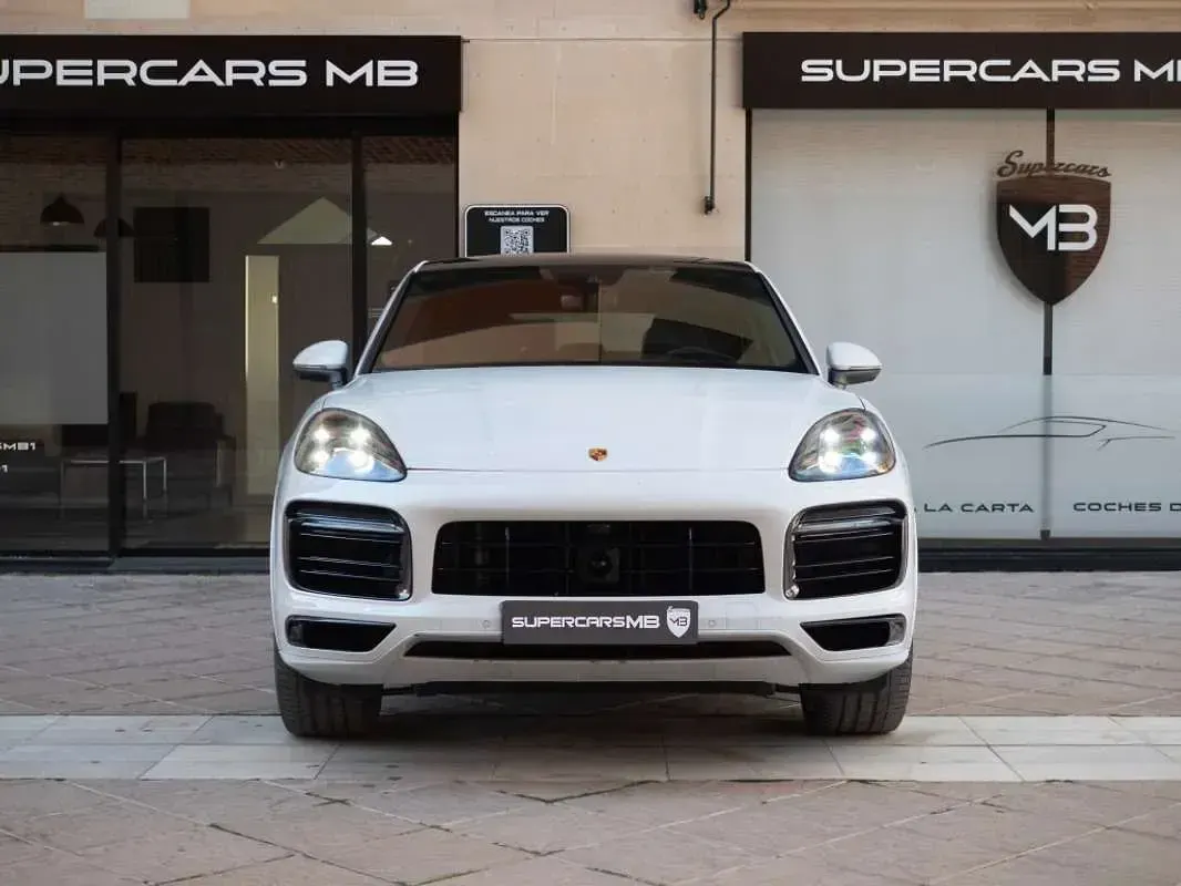 Usado Porsche Cayenne E-Hybrid Platinum Edition 462 CV (339 kW) 2023 Blanco SUV