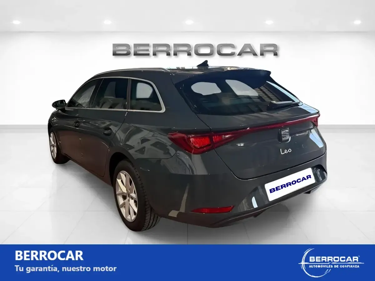 Usado Seat Leon Style 116 CV (85 kW) 2025 Gris