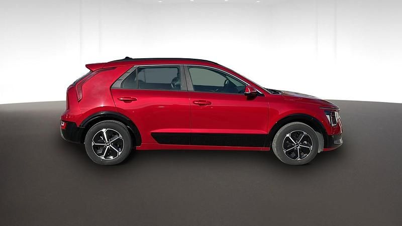 Usado Kia Niro 141 CV (103 kW) 2024 (cr5) runway red SUV