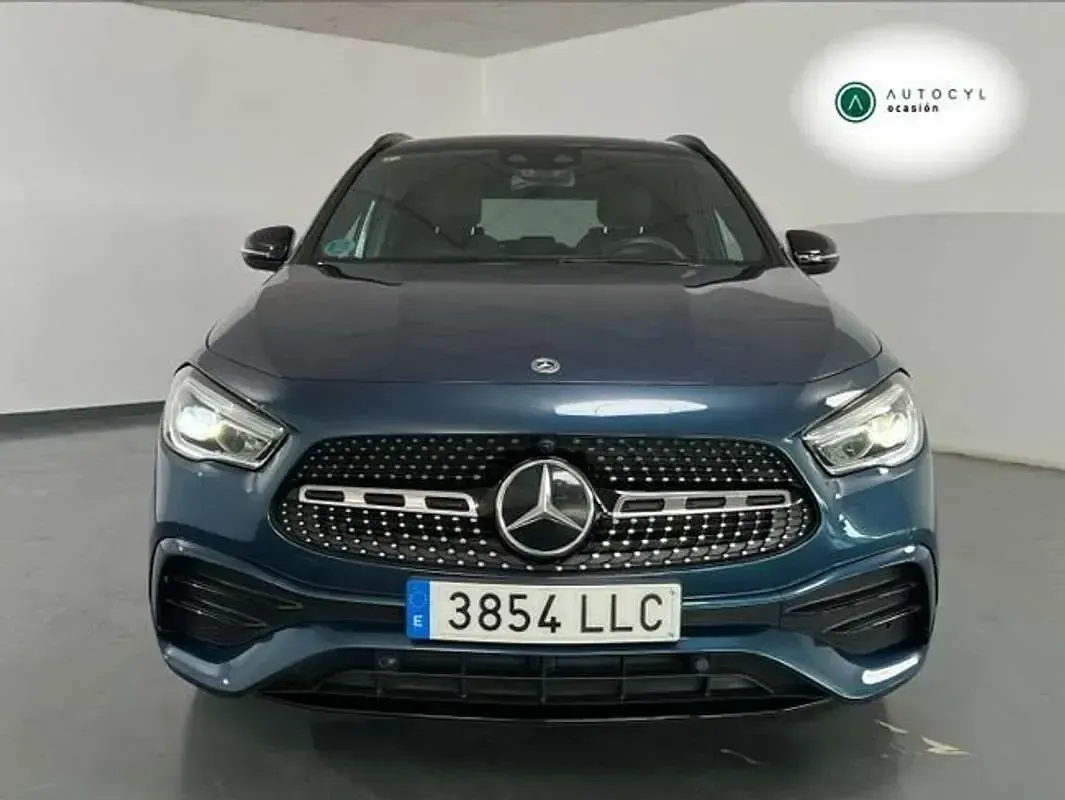 Käytetty Mercedes GLA200 150 HP (110 kW) 2020 Sininen Katumaasturi