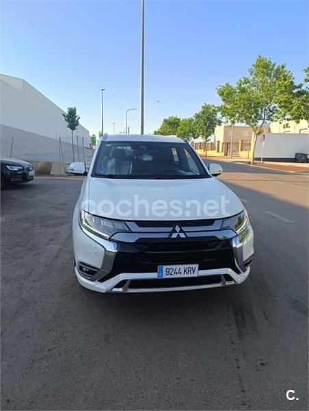 Usado Mitsubishi Outlander P-HEV 224 CV (164 kW) 2019 Blanco SUV