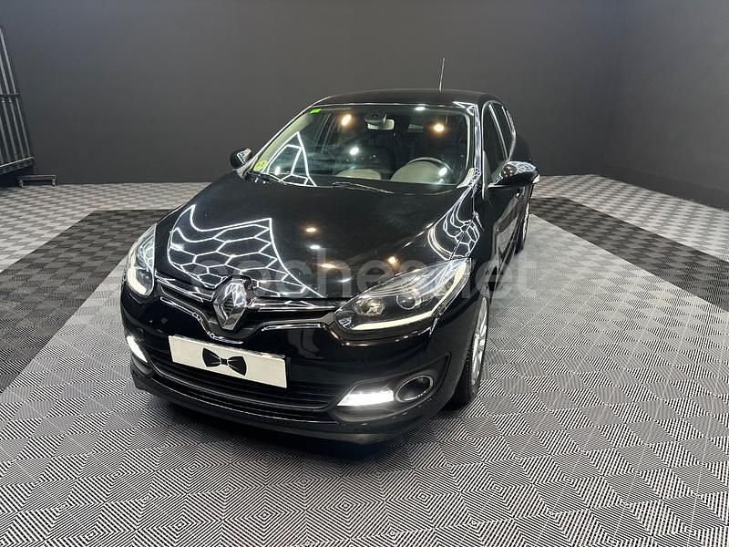 Negro Usado 2014 Renault Mégane LIMITED Berlina | 6390 € (Buen precio) - Imagen 1/4