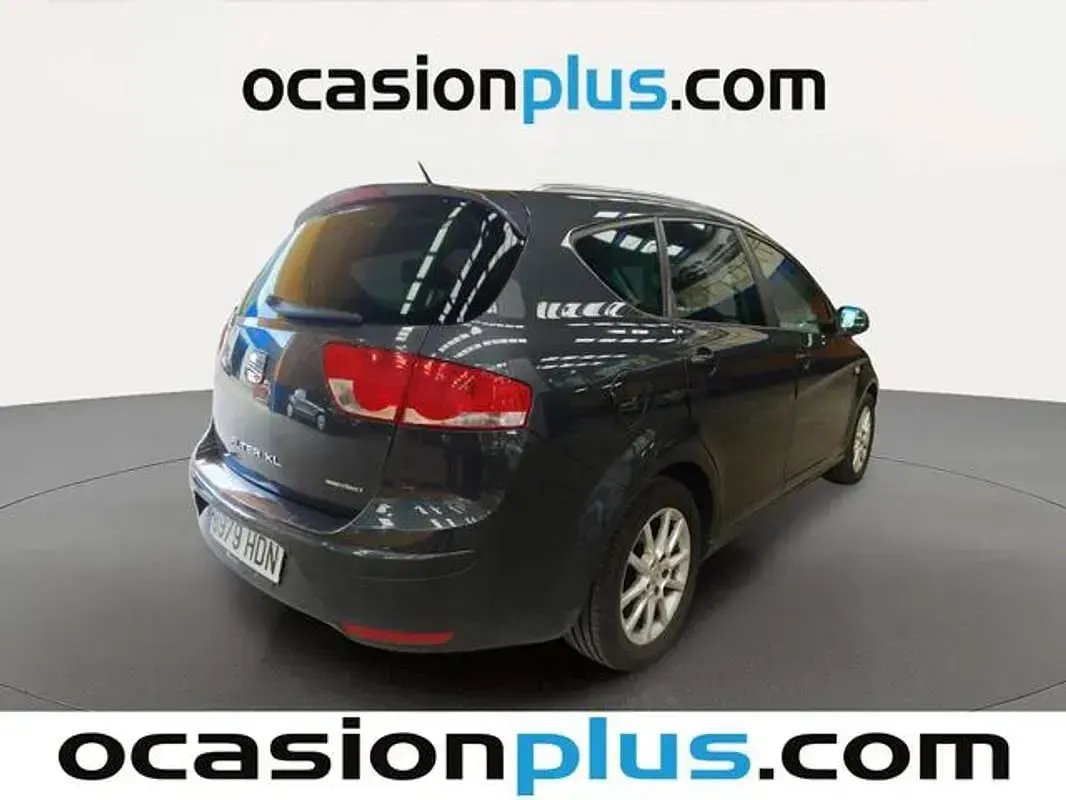 Usado Seat Altea XL Style 105 CV (77 kW) 2011 Gris Monovolumen