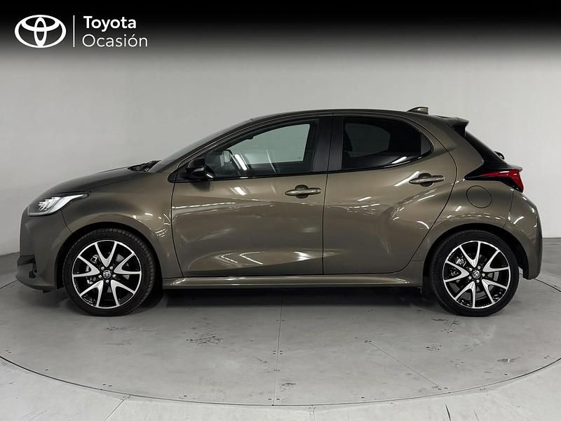 Usado Toyota Yaris Hybrid Style 116 CV (85 kW) 2022 Blanco Berlina