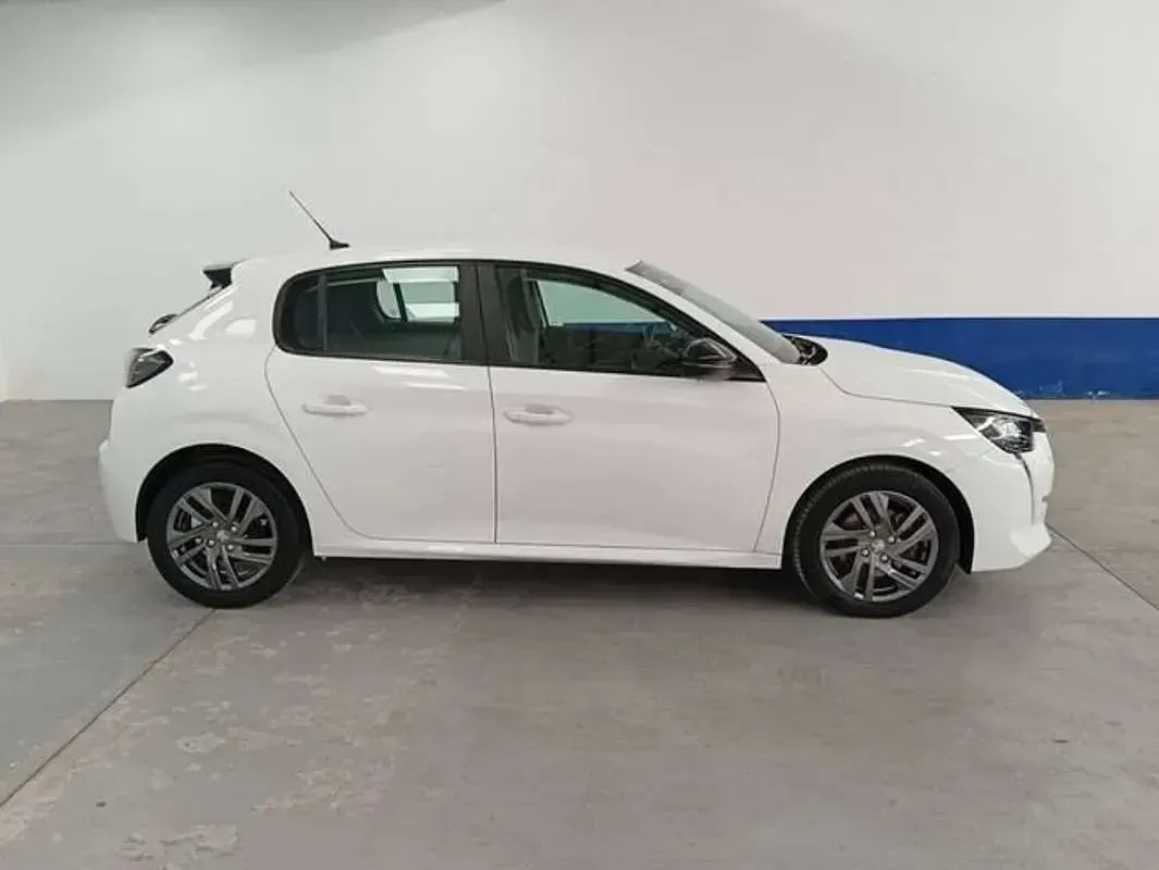 Usado Peugeot 208 Active 101 CV (74 kW) 2022 Blanco Utilitario