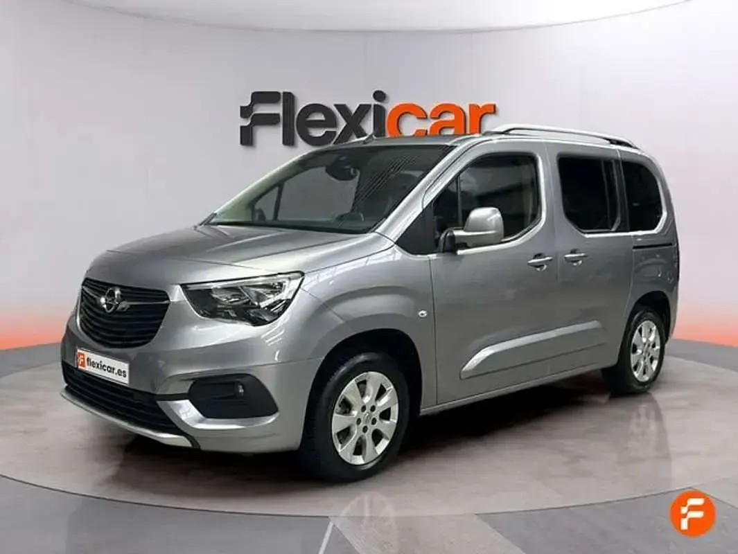 Usado Opel Combo Life Elegance 131 CV (96 kW) 2020 Gris Monovolumen