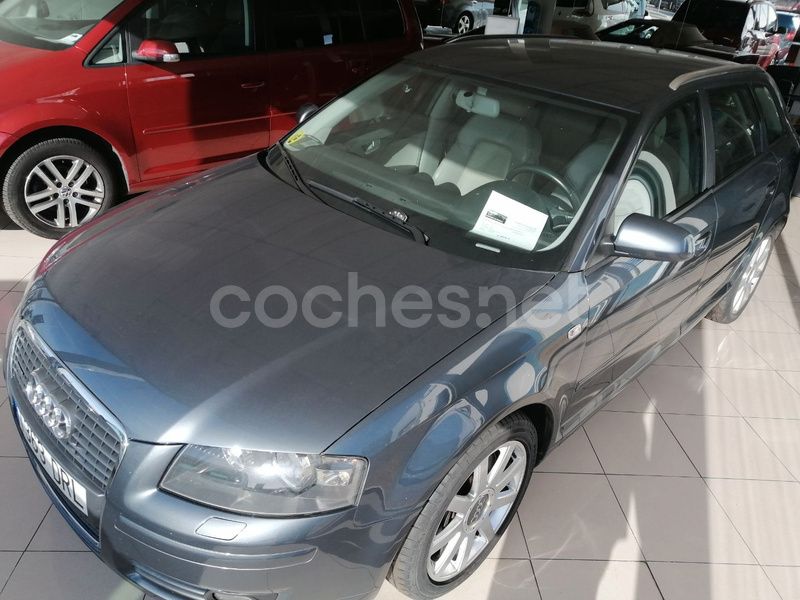 Gris / plata Usado 2005 Audi A3 Sportback Ambition Berlina | 8900 € (Precio justo) - Imagen 1/4