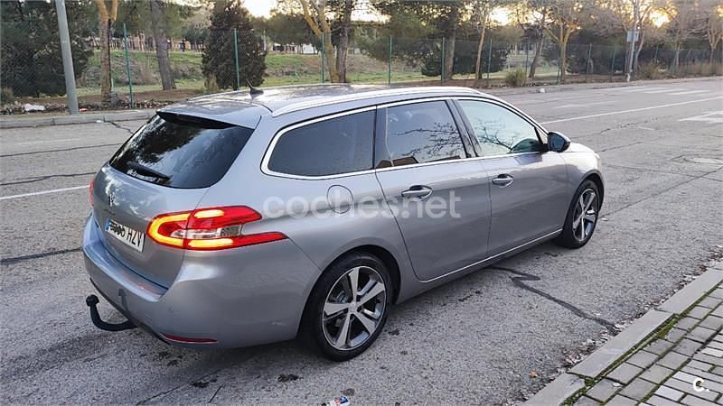 Usado Peugeot 308 SW Allure 115 CV (84 kW) 2014 Gris / plata Familiar