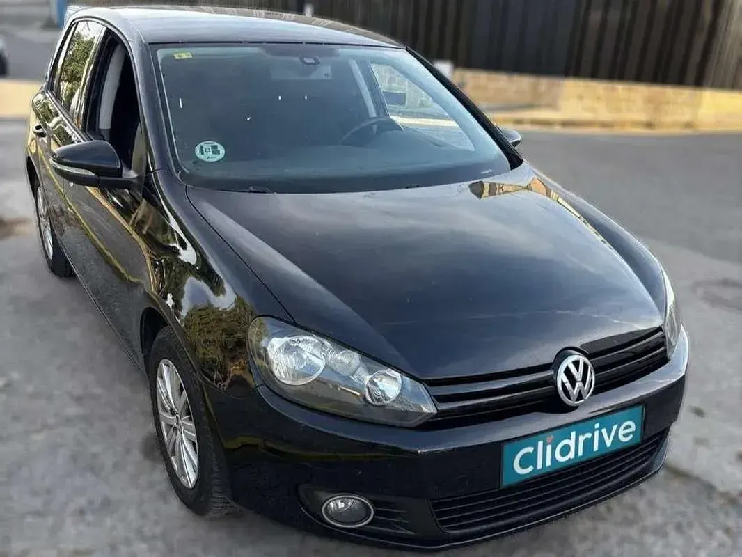 Usado VW Golf VII Advance 105 CV (77 kW) 2012 Negro Berlina