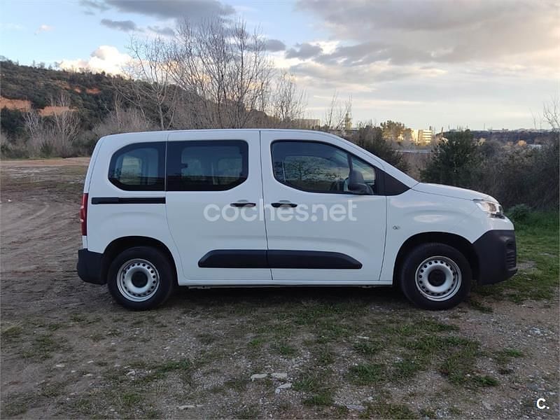 Usado Citroën Berlingo Feel 75 CV (55 kW) 2019 Blanco Monovolumen