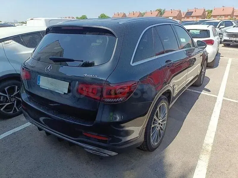 Usado Mercedes GLC200 163 CV (119 kW) 2021 Gris / plata SUV