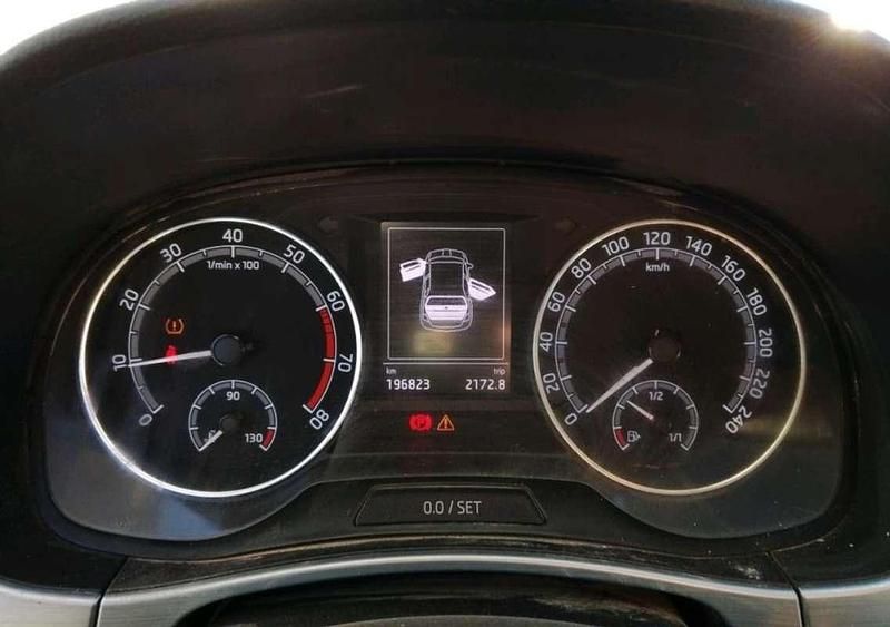 Usado Skoda Fabia Ambition 110 CV (80 kW) 2020 Blanco Familiar