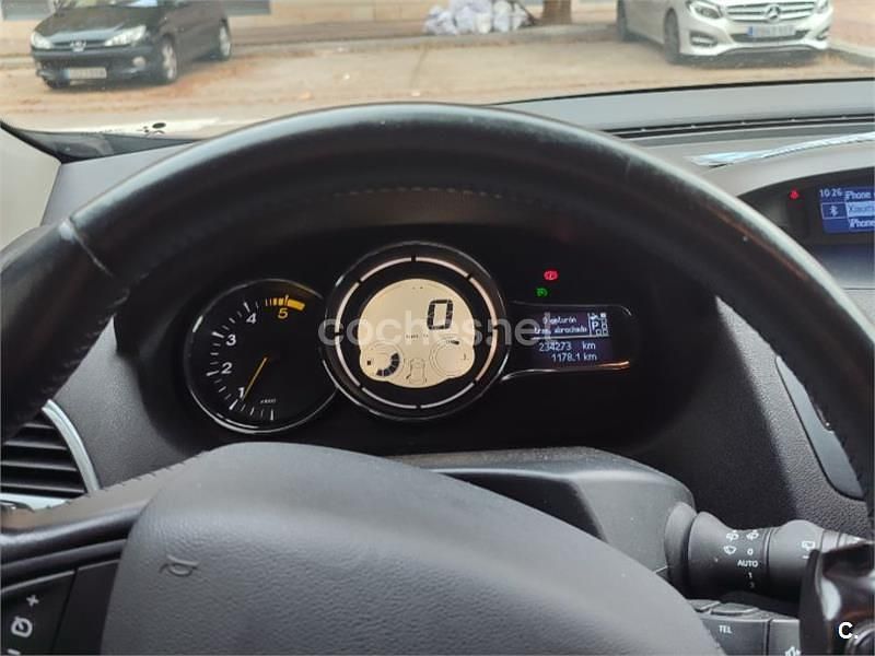 Usado Renault Mégane LIMITED 110 CV (80 kW) 2015 Gris / plata Berlina