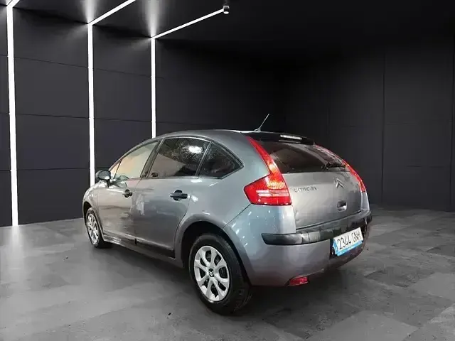 Używany Citroën C4 92 KM (67 kW) 2009 Szary Sedan/Limuzyna