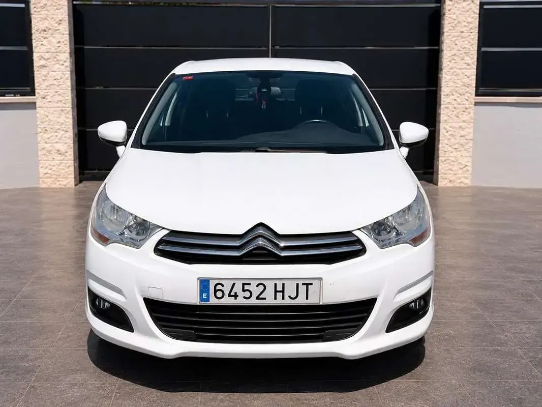 Usado Citroën C4 Seduction 114 CV (83 kW) 2013 Blanco Utilitario