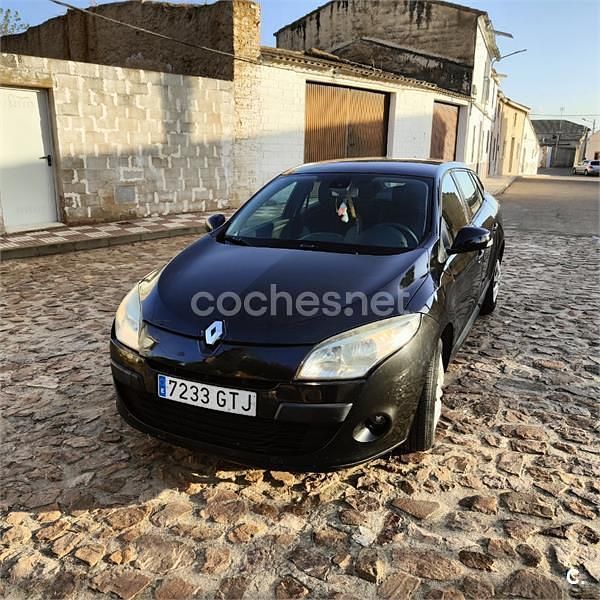 Negro Usado 2010 Renault Mégane GrandTour Dynamique Familiar | 3250 € (Precio justo) - Imagen 1/4