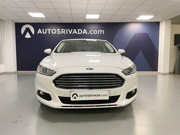 Usado Ford Mondeo Trend 160 CV (117 kW) 2018 Blanco platino (especial) Berlina