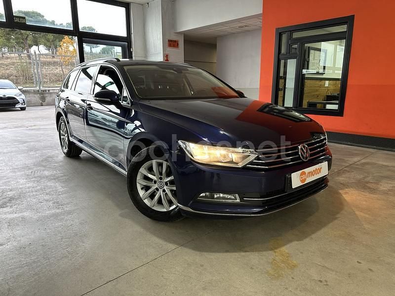 Usado VW Passat Sportline 190 CV (139 kW) 2019 Azul Familiar