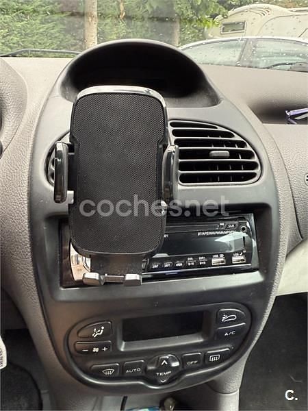 Gris / plata Usado 2003 Peugeot 206 Berlina | 2200 € (Precio justo) - Imagen 1/4