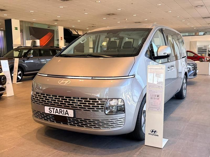 Shimmering silver (metalizado) Nuevo 2025 Hyundai Staria Style Van | 50.990 € - Imagen 1/4