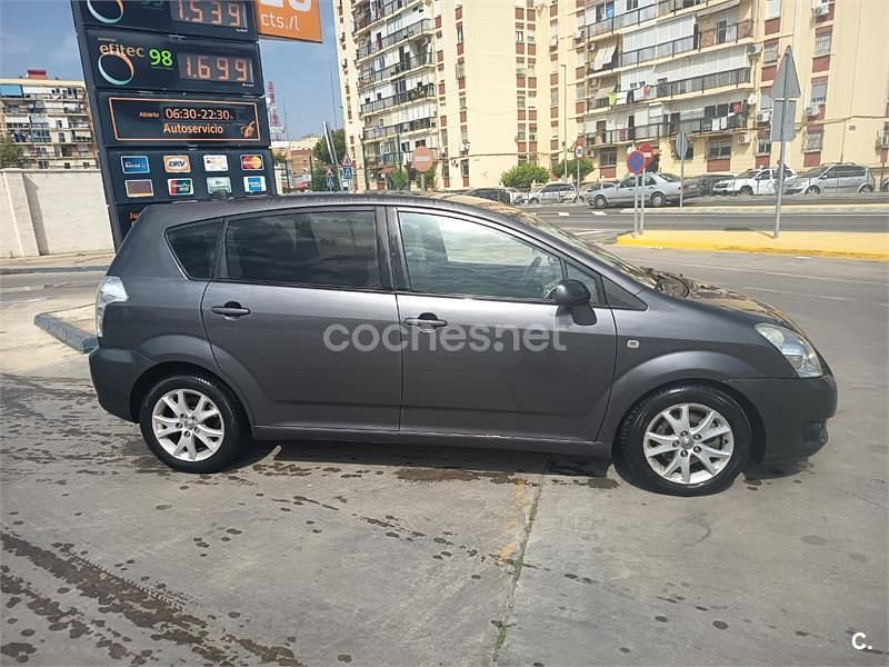 Usado Toyota Corolla Verso Sol 136 CV (100 kW) 2008 Gris / plata Monovolumen