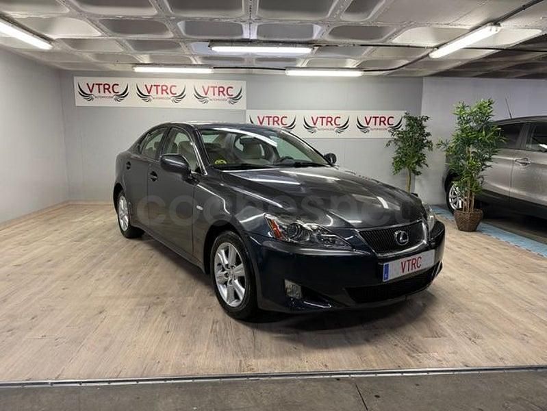 Usado Lexus IS220d Sport Line 177 CV (130 kW) 2006 Gris Berlina