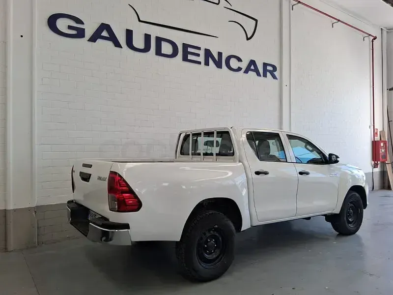 Usado Toyota HiLux 150 CV (110 kW) 2017 Blanco Pickup/Camioneta