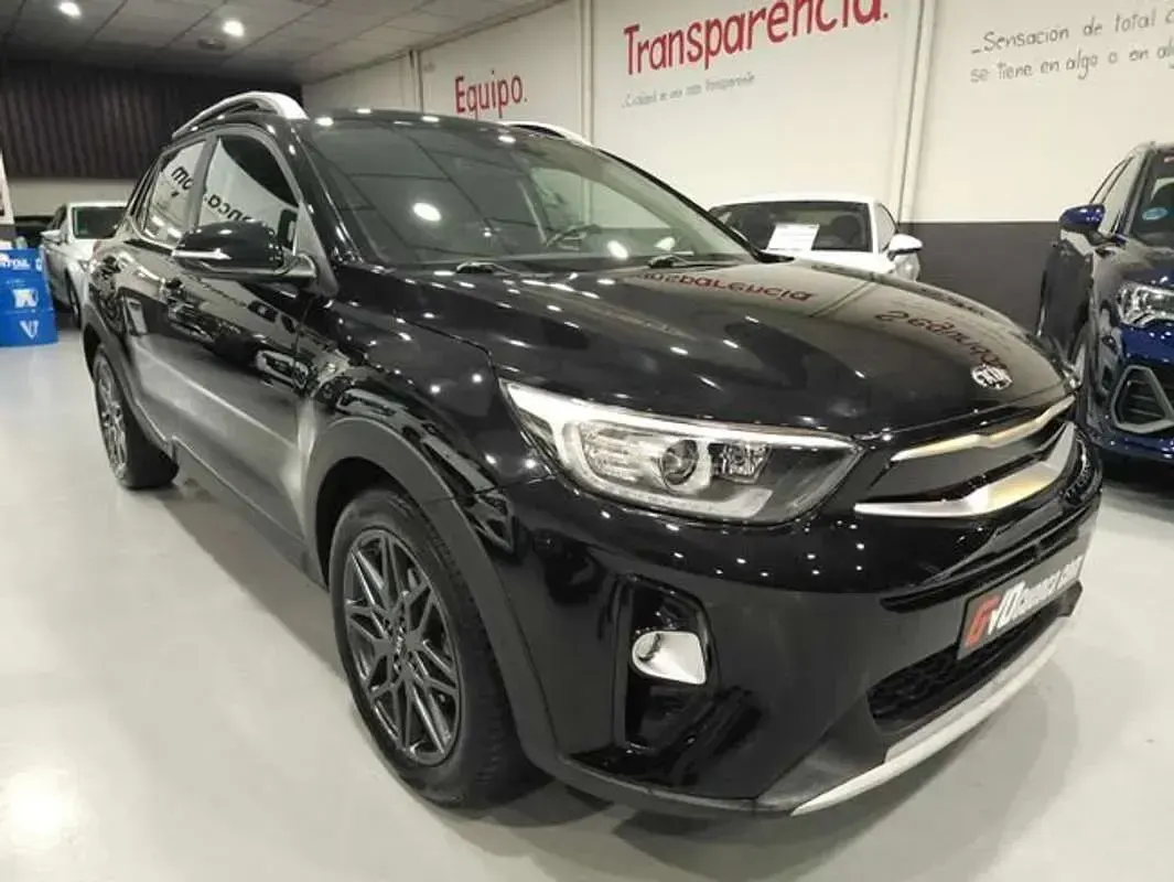 Usado Kia Stonic 120 CV (88 kW) 2020 Negro SUV