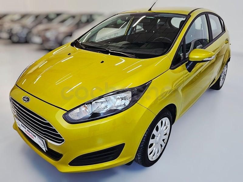Usado Ford Fiesta Trend 75 CV (55 kW) 2015 Amarillo Berlina