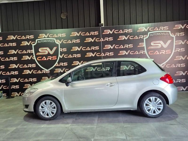 Usado Toyota Auris Luna 124 CV (91 kW) 2007 Gris / plata Utilitario