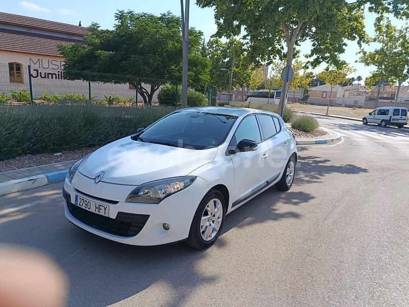 Blanco Usado 2011 Renault Mégane III Dynamique Berlina | 4200 € (Precio justo) - Imagen 1/4