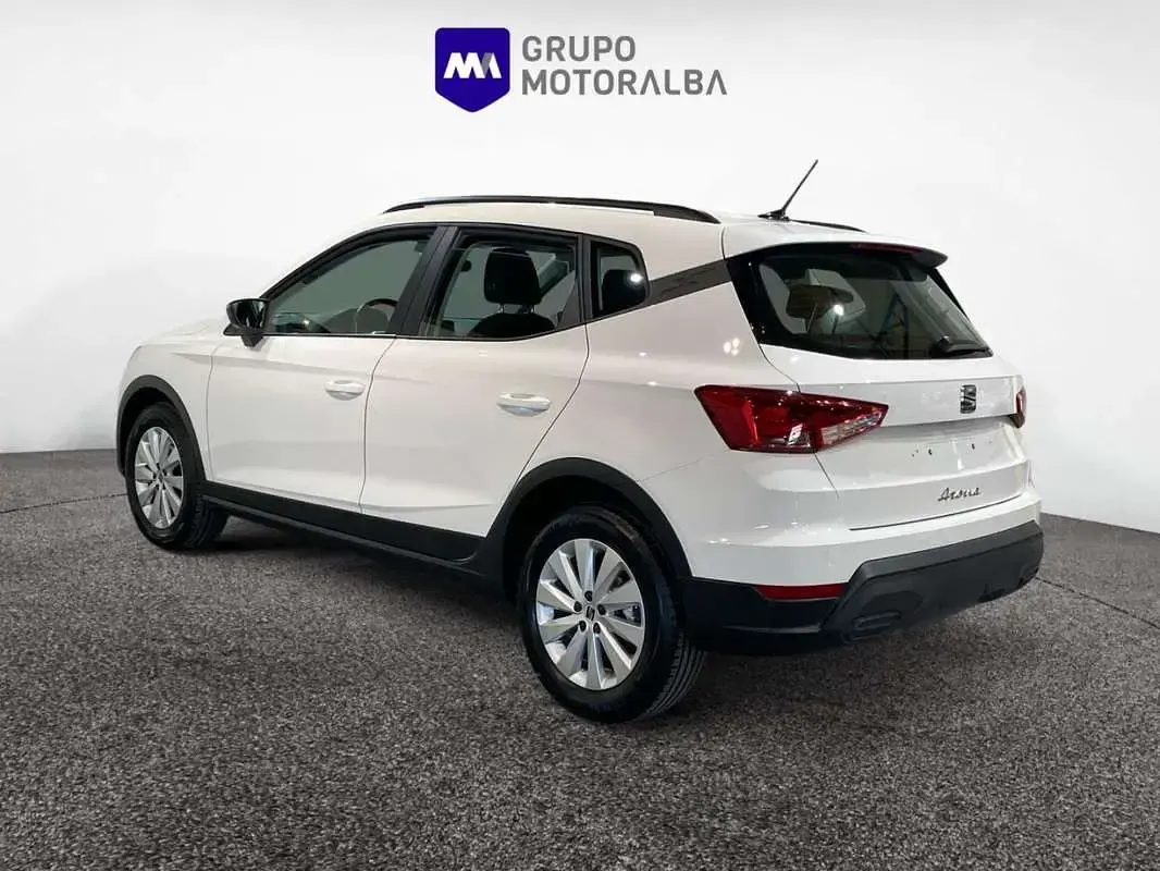 Usado Seat Arona Style 110 CV (80 kW) 2024 Blanco SUV