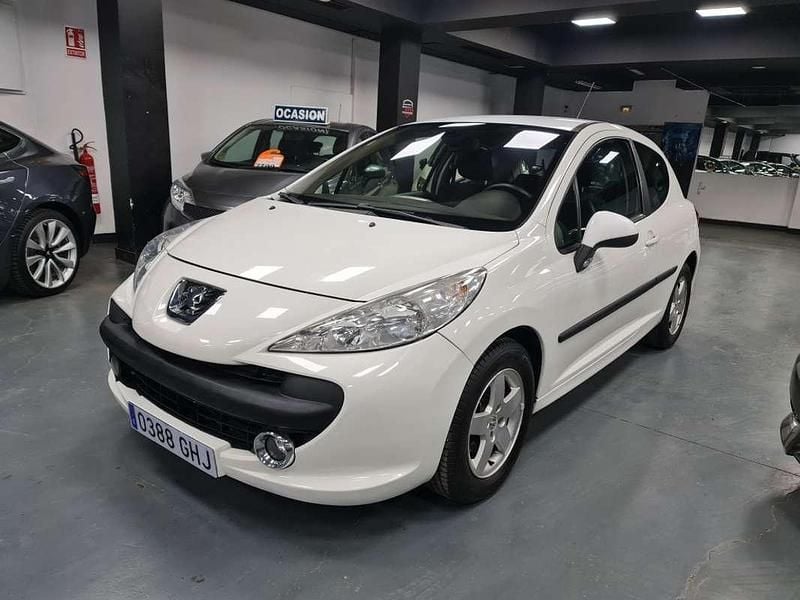 Usado Peugeot 207 Premium 109 CV (80 kW) 2008 Blanco Utilitario