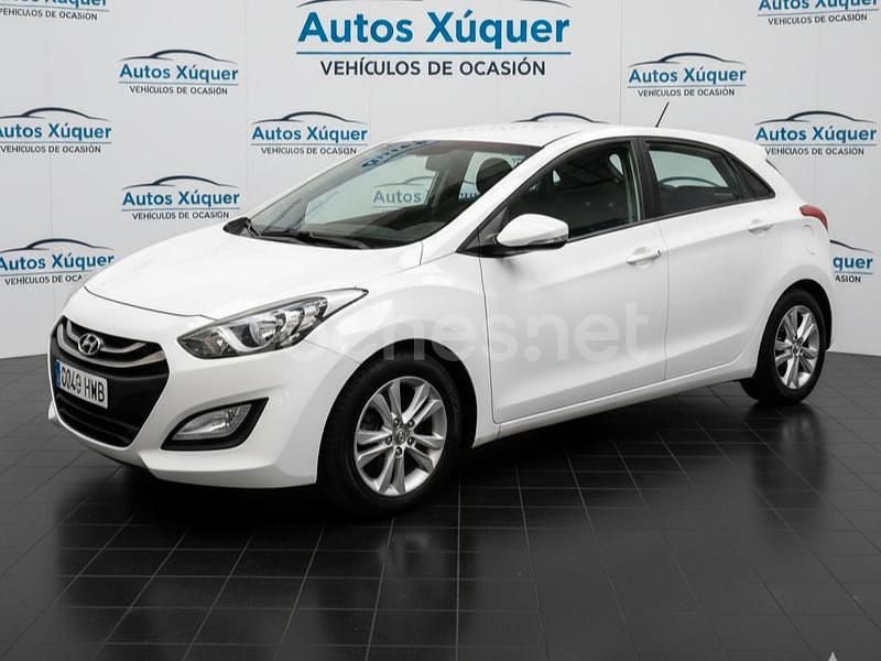 Usado Hyundai i30 110 CV (80 kW) 2014 Blanco Berlina