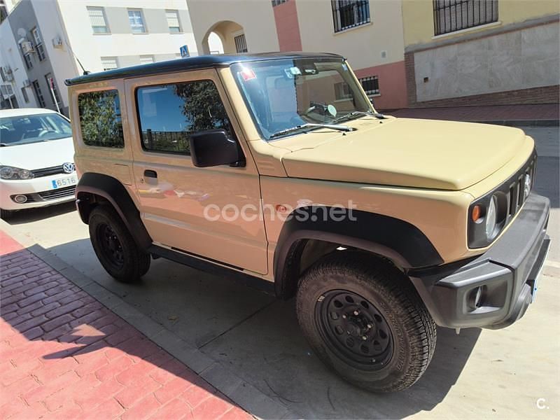 Begagnad Suzuki Jimny 102 HK (75 kW) 2019 Beige SUV