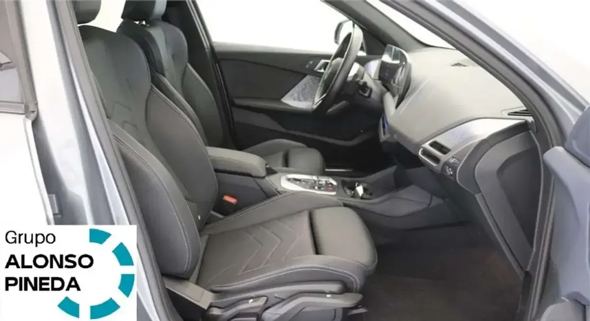 Usado BMW 120 M Sport 171 CV (125 kW) 2025 Gris Utilitario