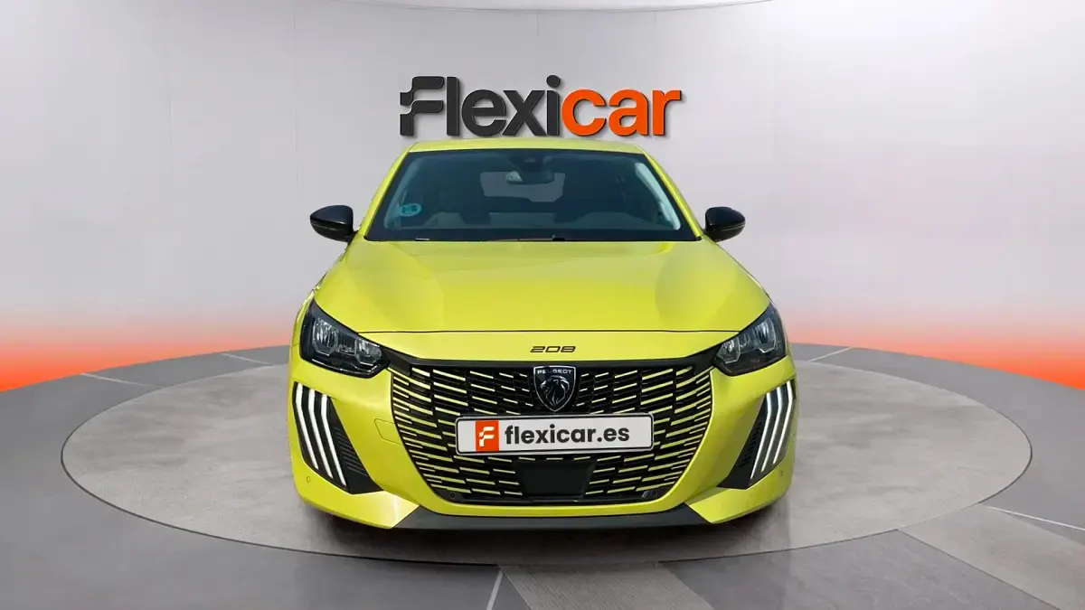 Usado Peugeot 208 Allure 101 CV (74 kW) 2025 Verde Utilitario