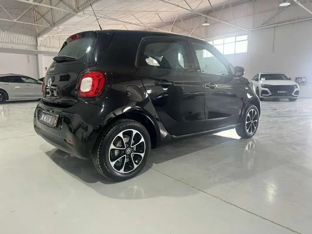 Usado Smart ForFour Passion 71 CV (52 kW) 2016 Negro Utilitario