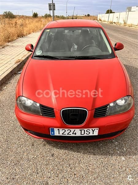 Rojo Usado 2005 Seat Ibiza Berlina | 2300 € (Buen precio) - Imagen 1/4