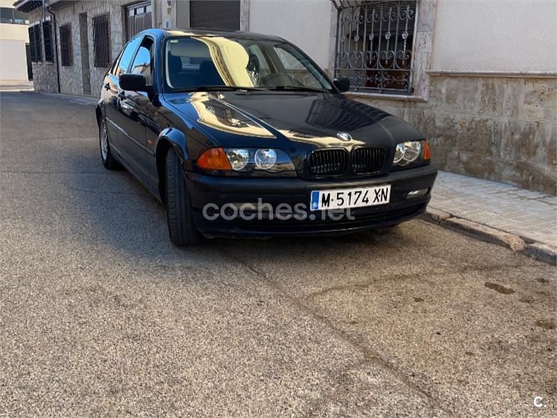 Usado BMW 318 113 CV (83 kW) 1999 Azul Berlina