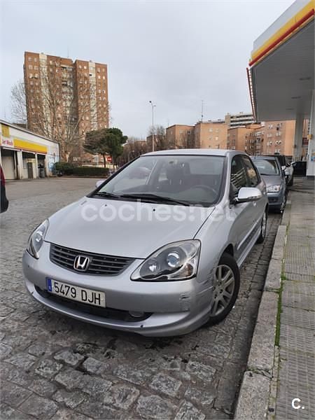 Usado Honda Civic ES 110 CV (80 kW) 2005 Gris / plata Berlina