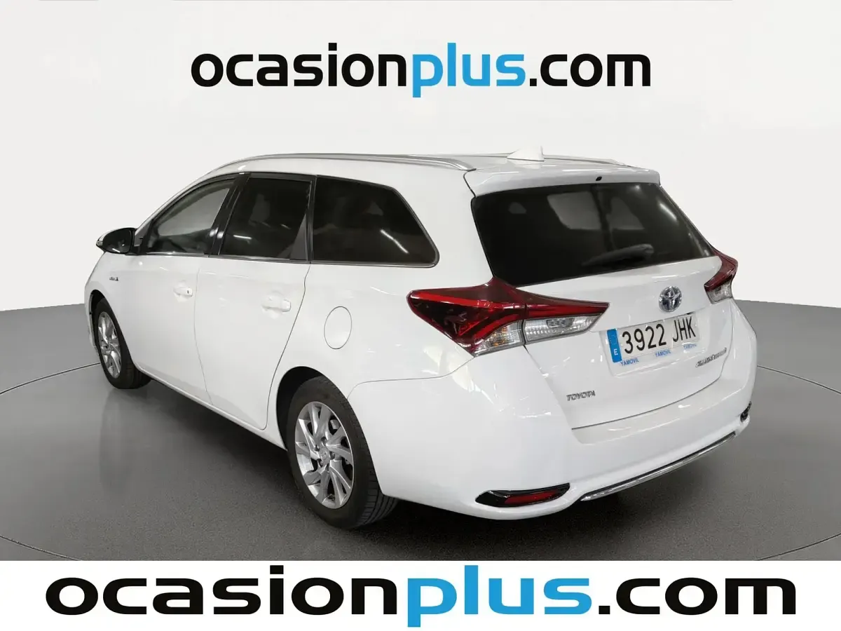Usado Toyota Auris Active 136 CV (100 kW) 2015 Blanco Monovolumen