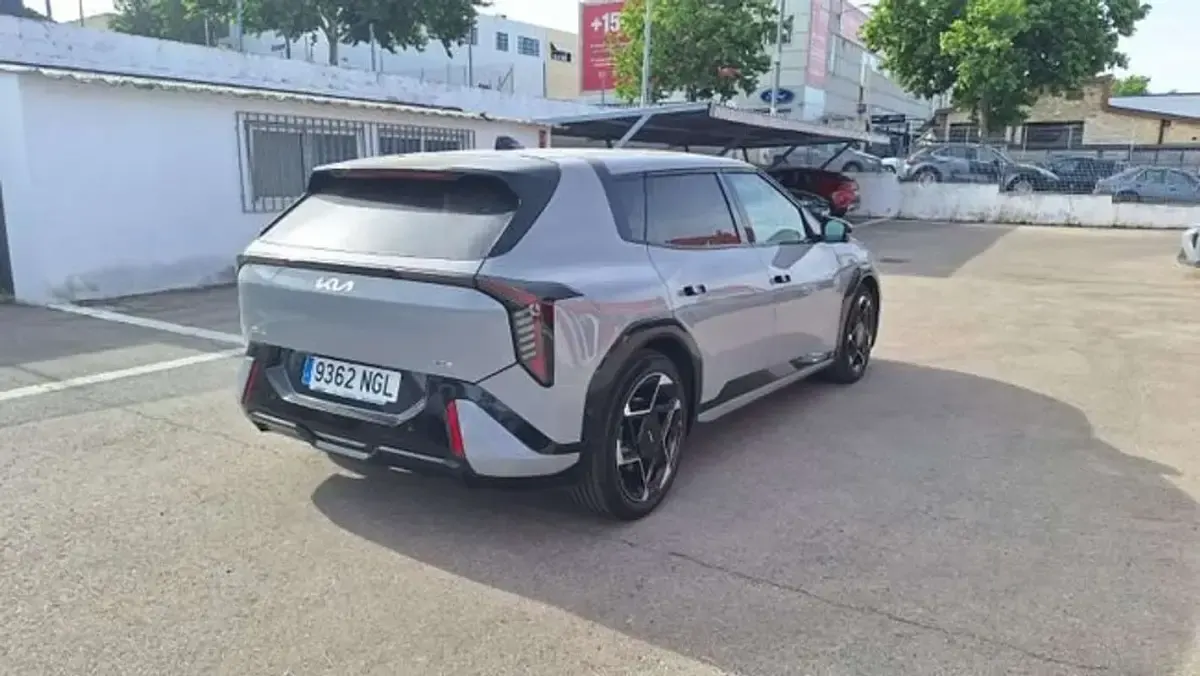 Usado Kia EV4 GT-Line 150 kW (204 CV) 2025 Gris Utilitario